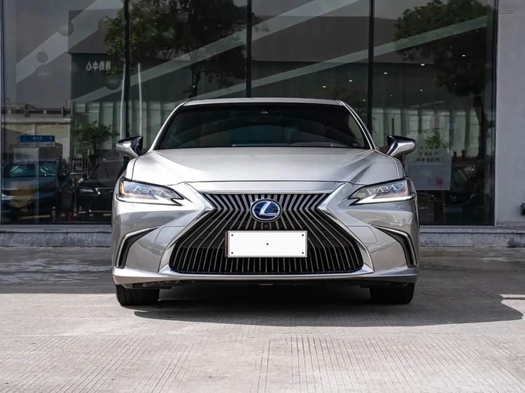 Lexus ES 2018 300h Executive Edition China 6