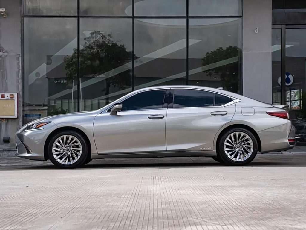 Lexus ES 2018 300h Executive Edition China 6