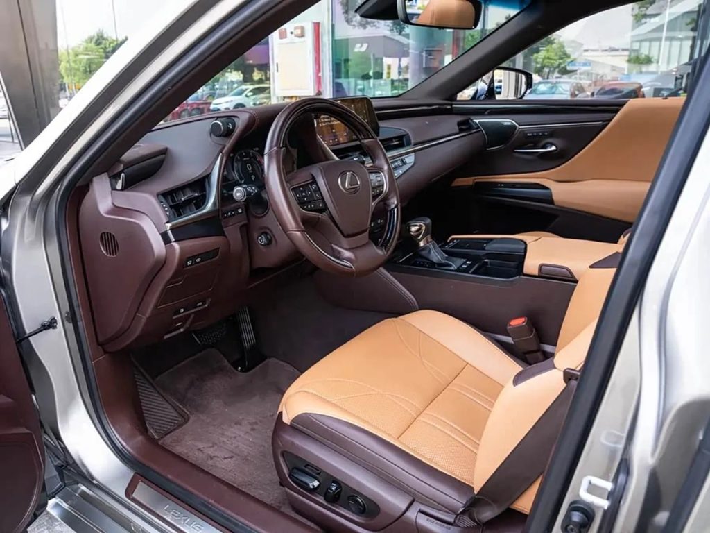 Lexus ES 2018 300h Executive Edition China 6