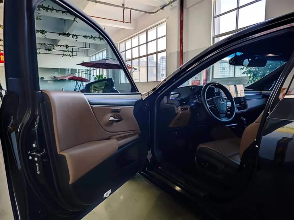 Lexus ES 2024 200 PremiumEdition