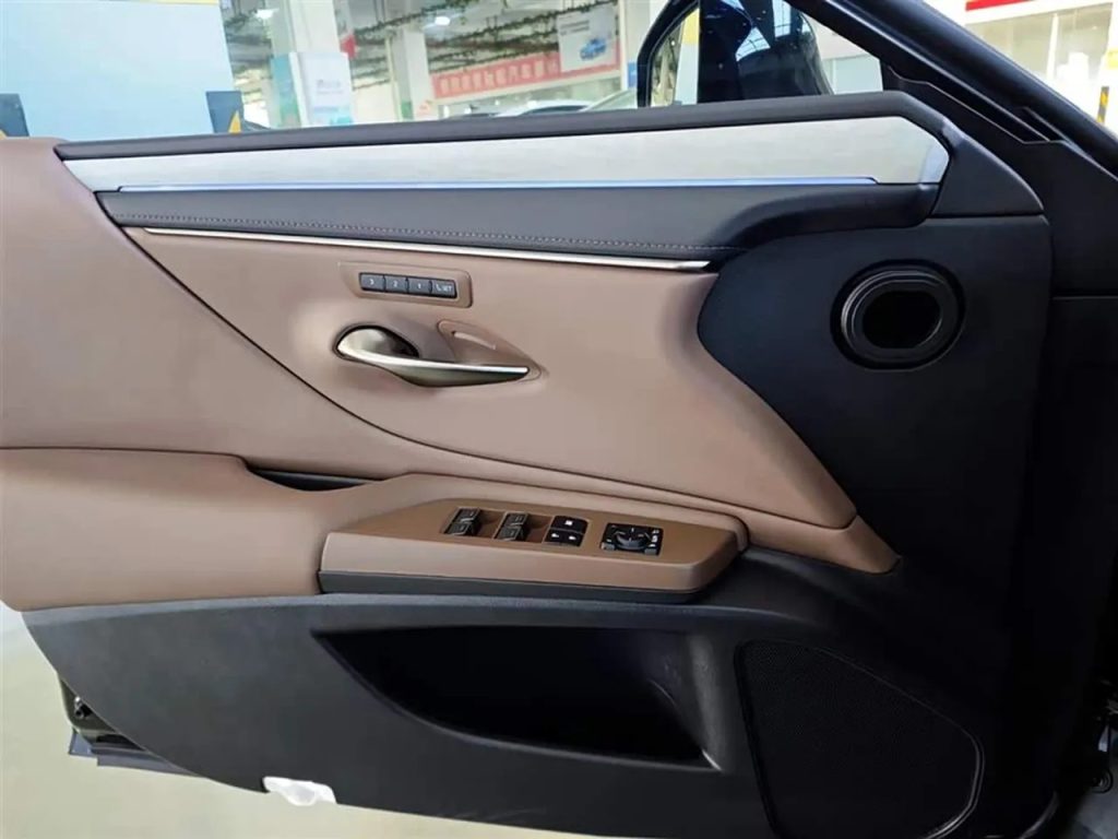 Lexus ES 2024 200 PremiumEdition