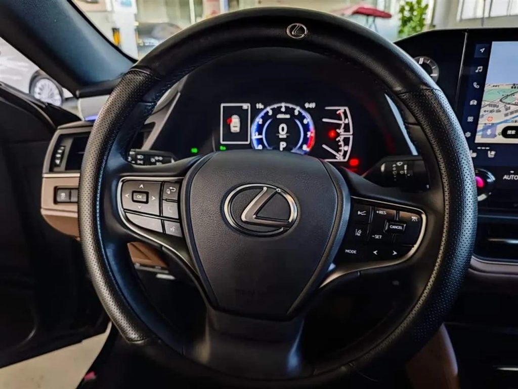 Lexus ES 2024 200 PremiumEdition