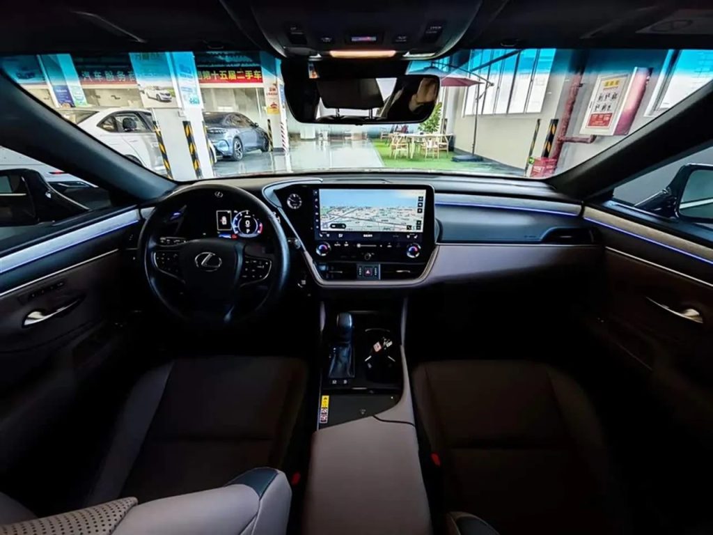 Lexus ES 2024 200 PremiumEdition