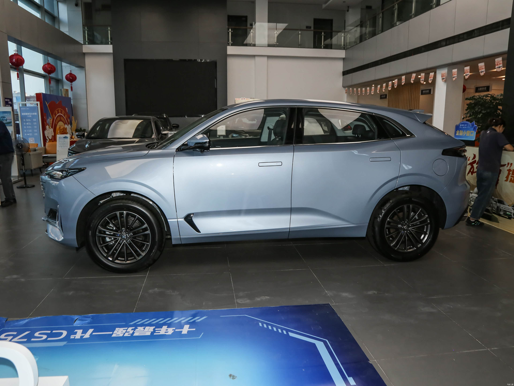 Changan UNI-K 2024 2.0T FWD Mid-Size SUV