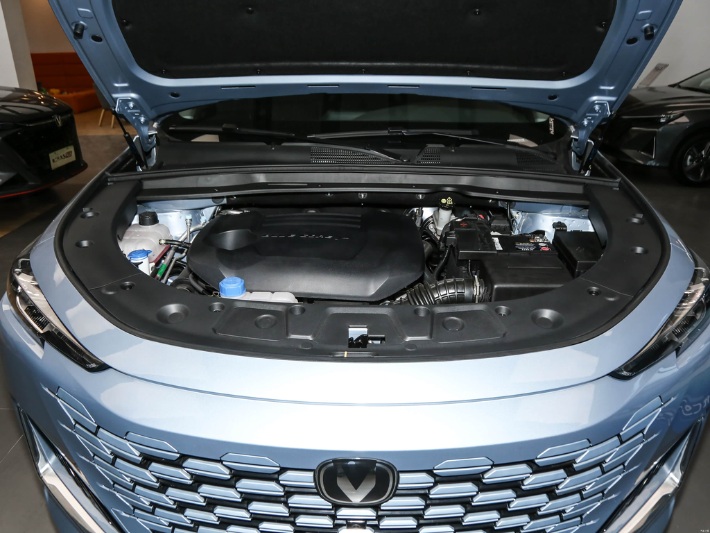 Changan UNI-K 2024 2.0T FWD Mid-Size SUV