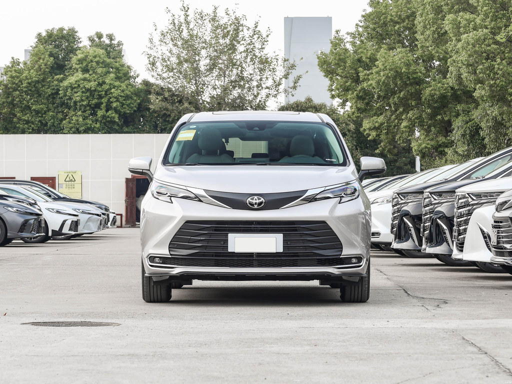Toyota Sienna 2026 2.5L Hybrid 2WD Comfort