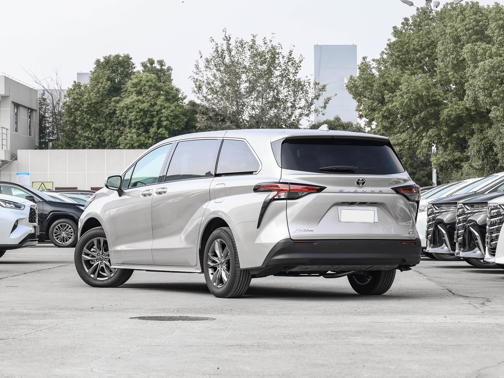 Toyota Sienna 2026 2.5L Hybrid 2WD Comfort