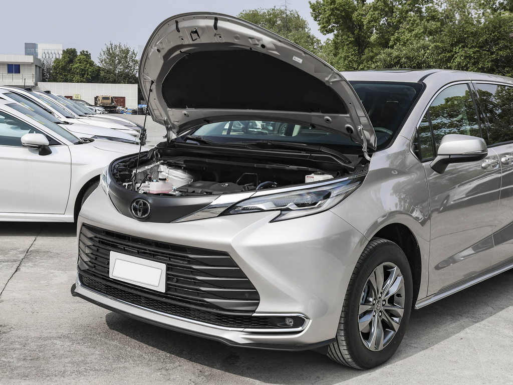 Toyota Sienna 2026 2.5L Hybrid 2WD Comfort