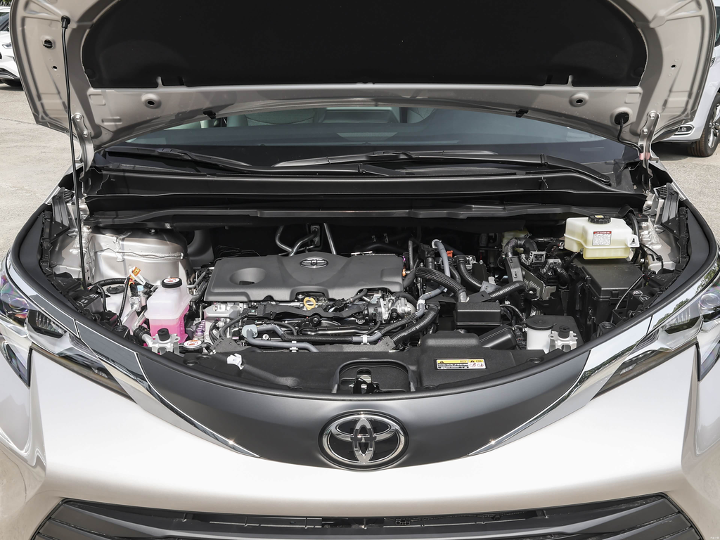 Toyota Sienna 2026 2.5L Hybrid 2WD Comfort