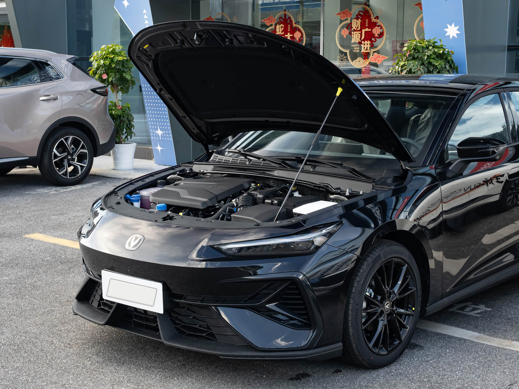 Changan UNI-V 2025 3rd Gen 1.5T 500Bar Premium
