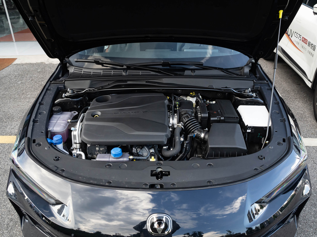 Changan UNI-V 2025 3rd Gen 1.5T 500Bar Premium