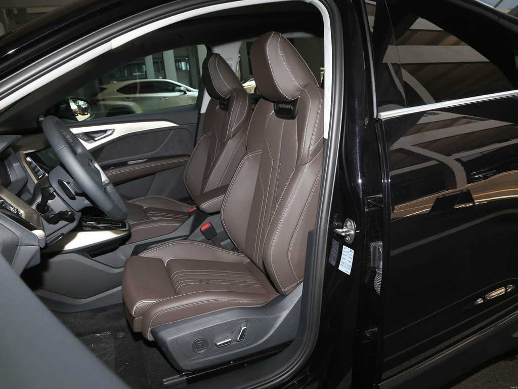 Audi Q5 e-tron 2024 50 quattro Glory Edition