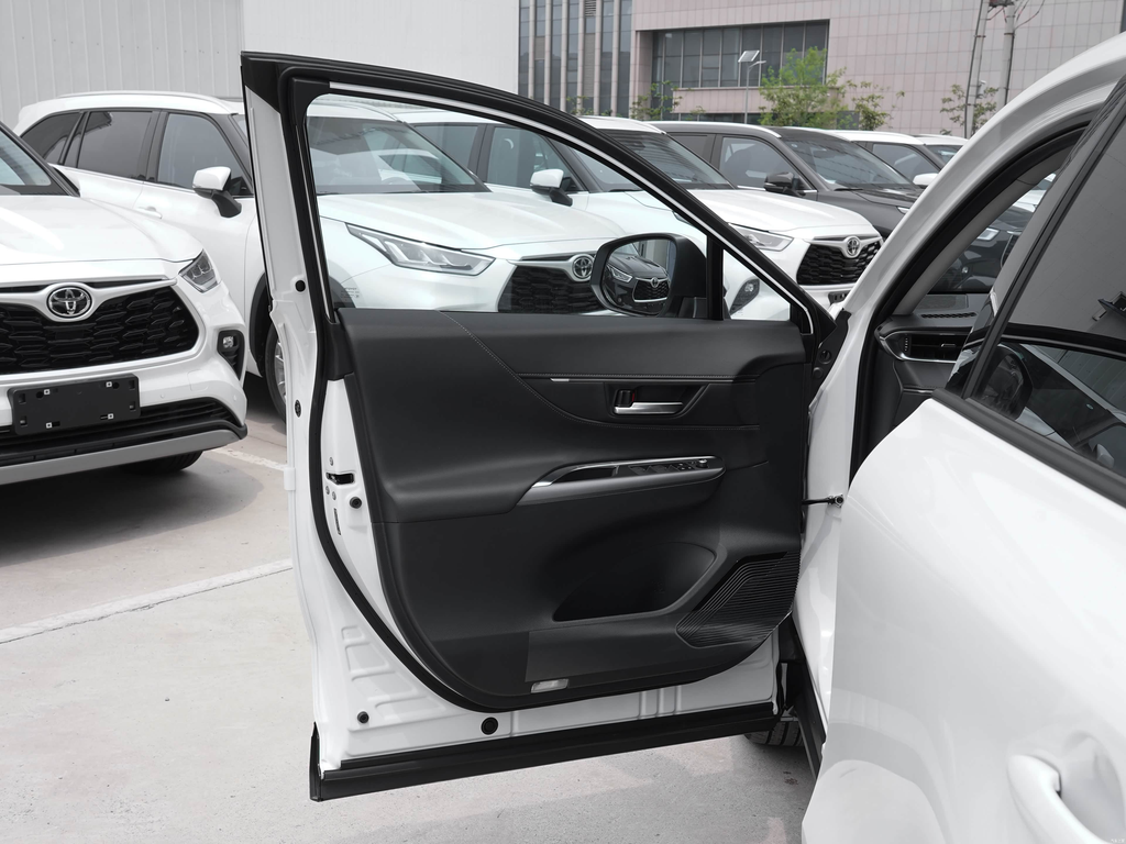 Toyota Venza 2024 2.0L CVT 2WD Luxury
