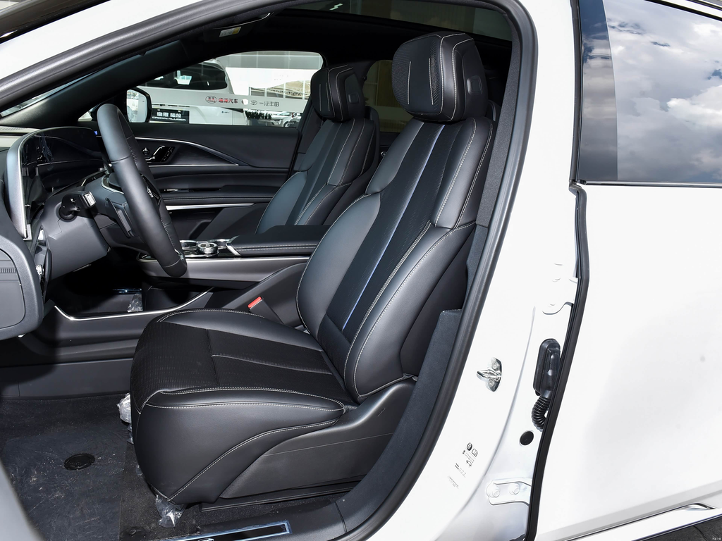 Cadillac Lyriq 2024 RWD Standard Range Luxury