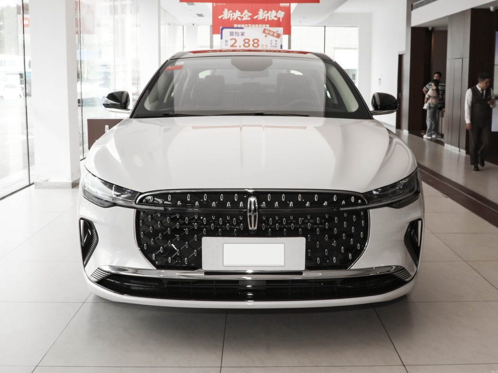 Lincoln Z 2025 2.0T Premium Edition