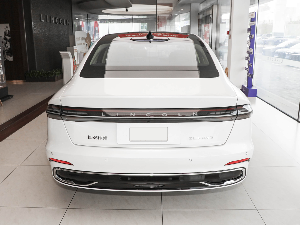 Lincoln Z 2025 2.0T Premium Edition