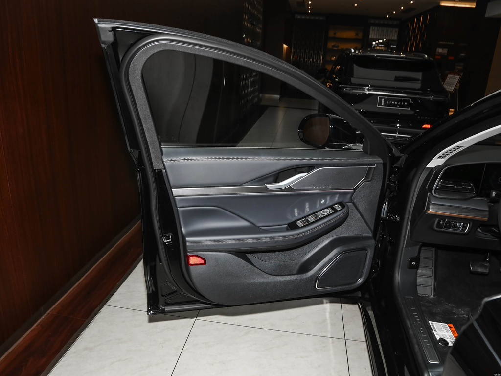 Lincoln Z 2025 2.0T Premium Edition