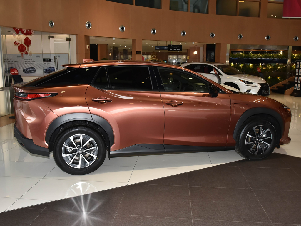 Lexus RZ 2023 300e Long Range Vertical Edition