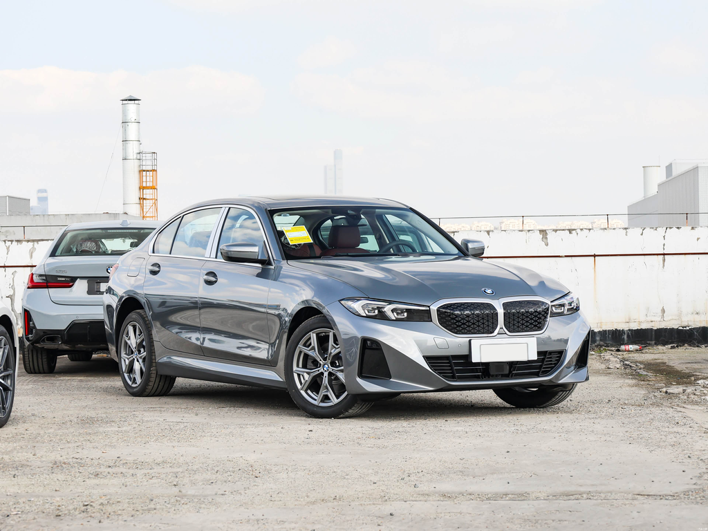 BMW i3 2026 eDrive 35 L