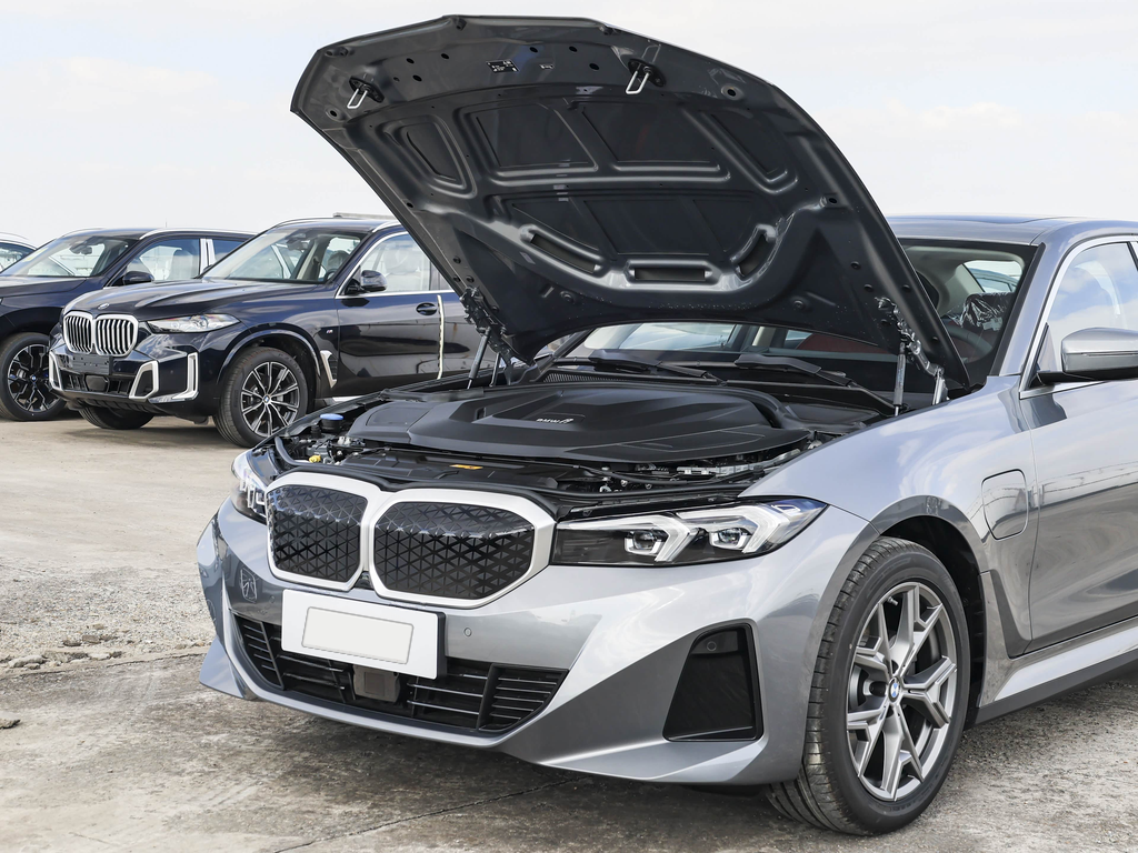 BMW i3 2026 eDrive 35 L