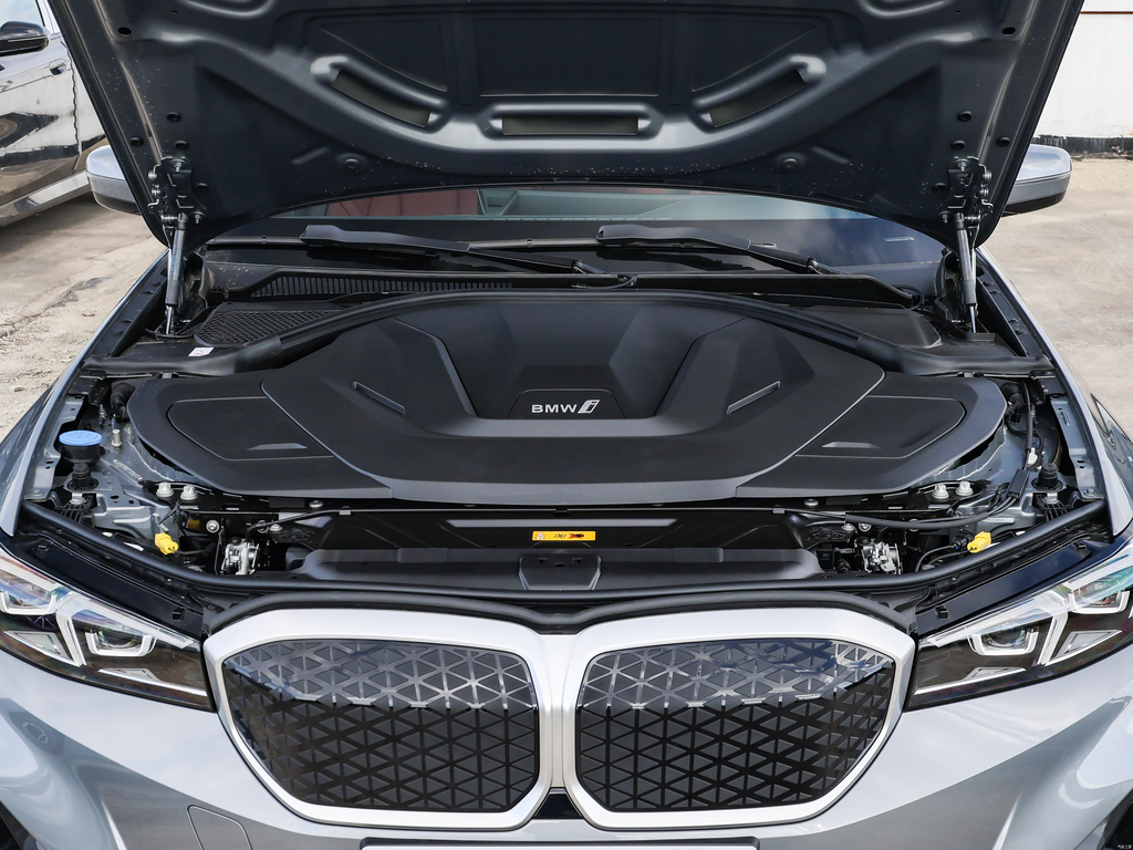 BMW i3 2026 eDrive 35 L