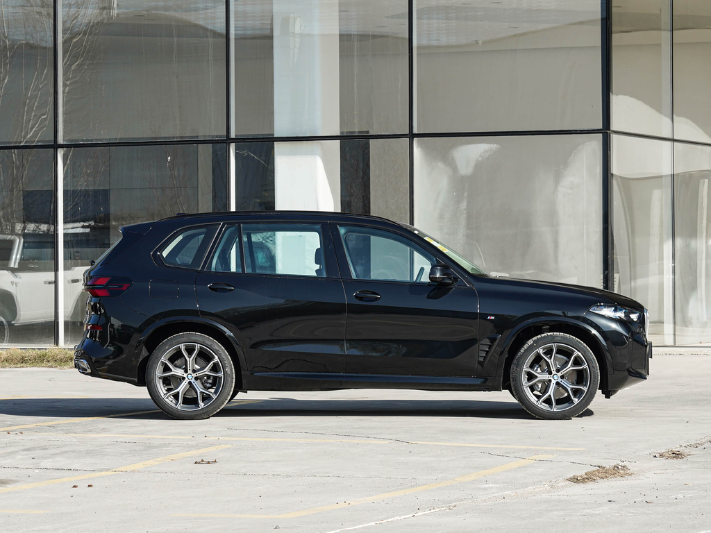 BMW X5 2026 xDrive 30Li M Sport Shadow Package