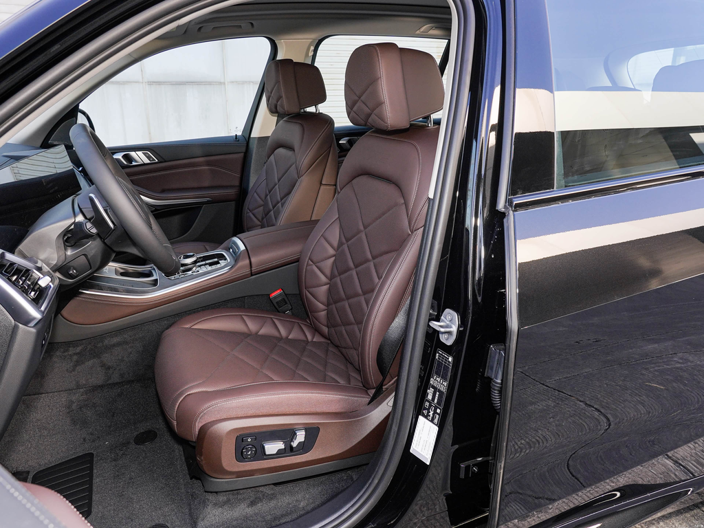 BMW X5 2026 xDrive 30Li M Sport Shadow Package