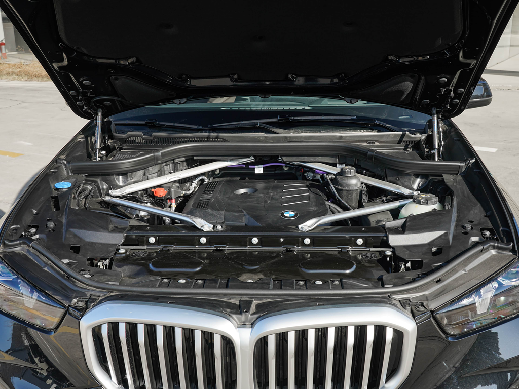 BMW X5 2026 xDrive 30Li M Sport Shadow Package
