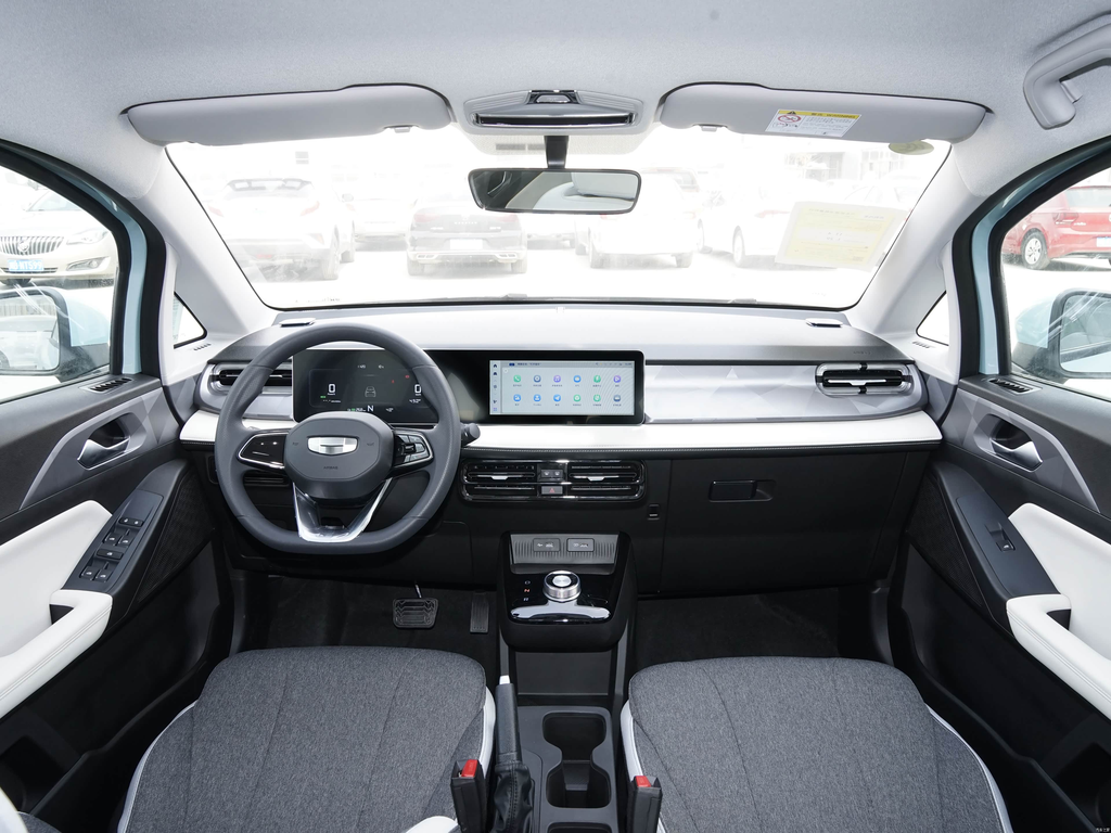 Geely Geometry E 2024 301km Longteng Edition