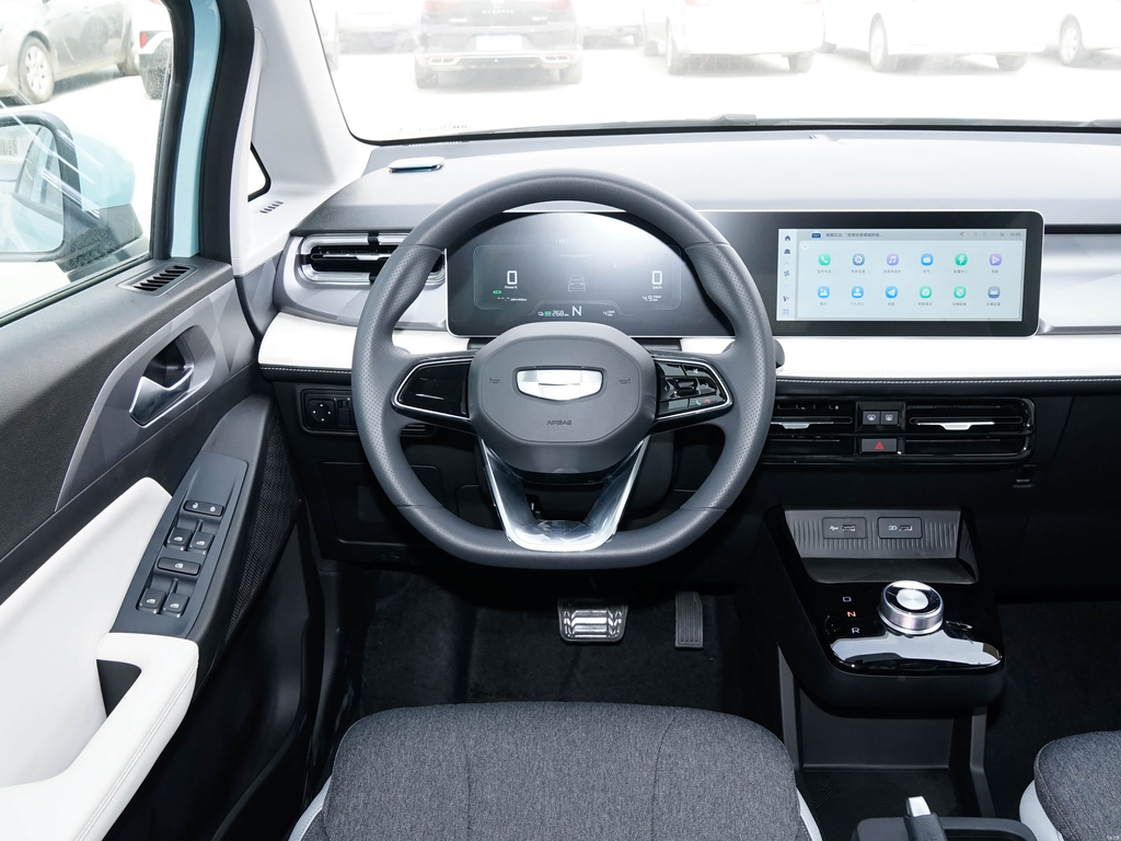 Geely Geometry E 2024 301km Longteng Edition