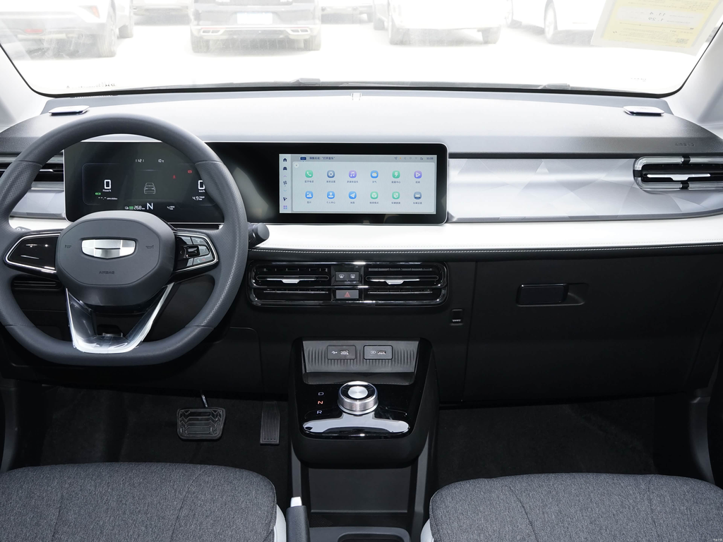 Geely Geometry E 2024 301km Longteng Edition