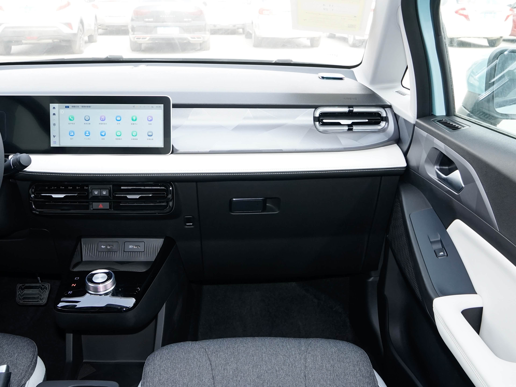 Geely Geometry E 2024 301km Longteng Edition