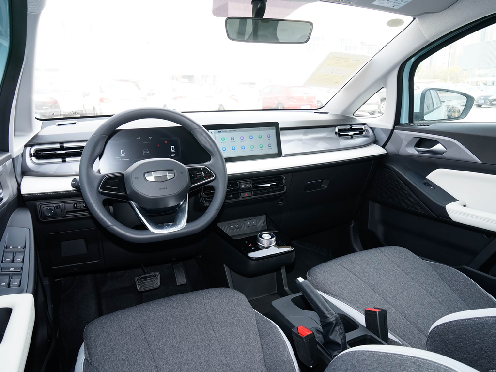 Geely Geometry E 2024 301km Longteng Edition