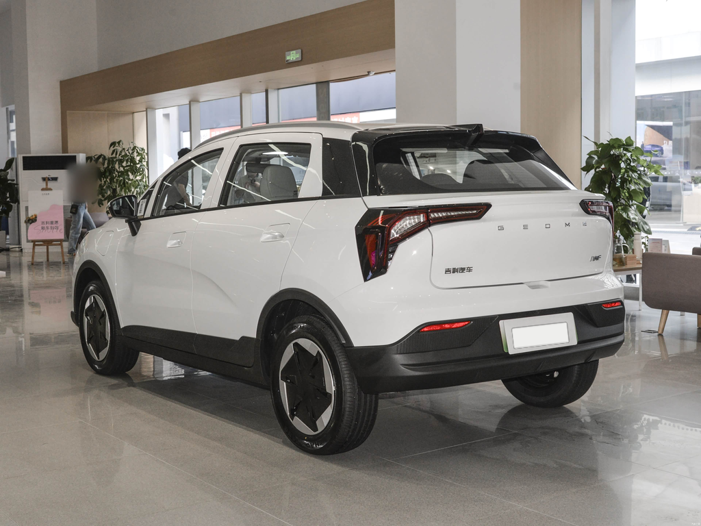 Geely Geometry E 2024 301km Longteng Edition