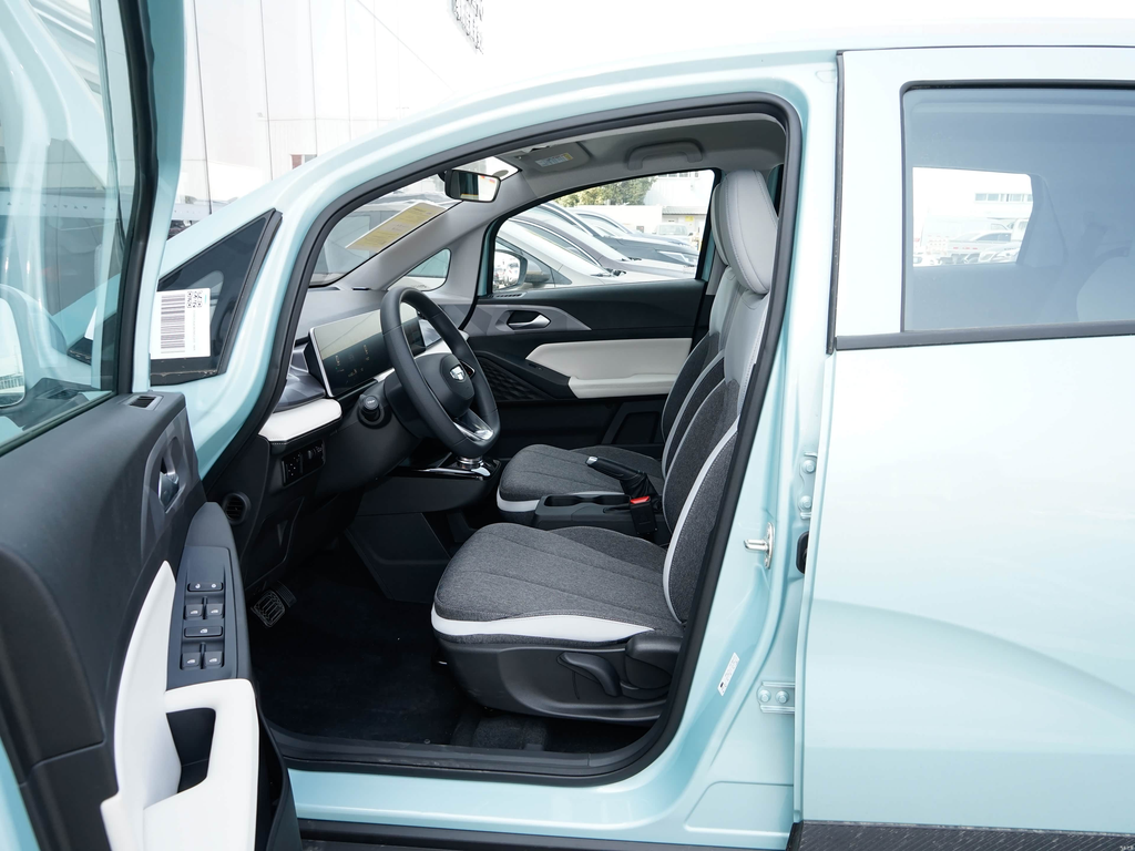 Geely Geometry E 2024 301km Longteng Edition