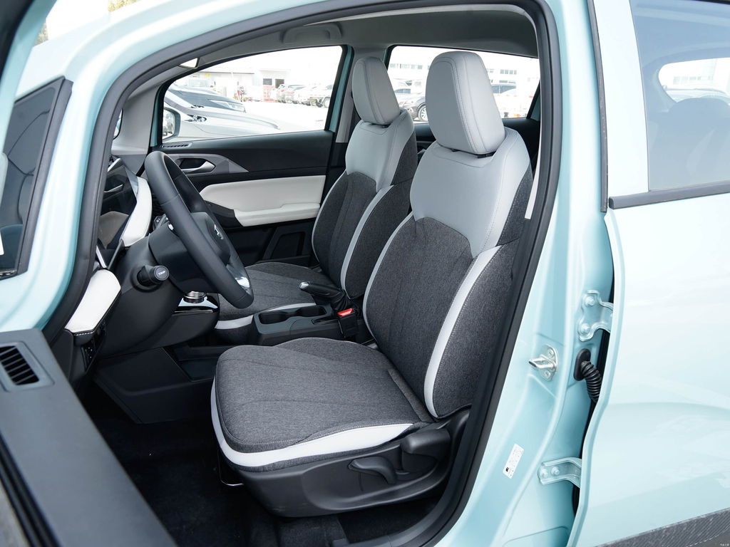 Geely Geometry E 2024 301km Longteng Edition