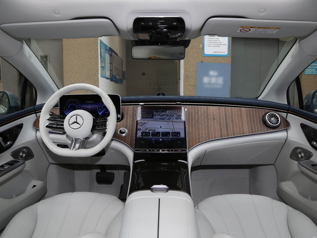 Mercedes-Benz EQE 500 4MATIC 2026 Pioneer Edition