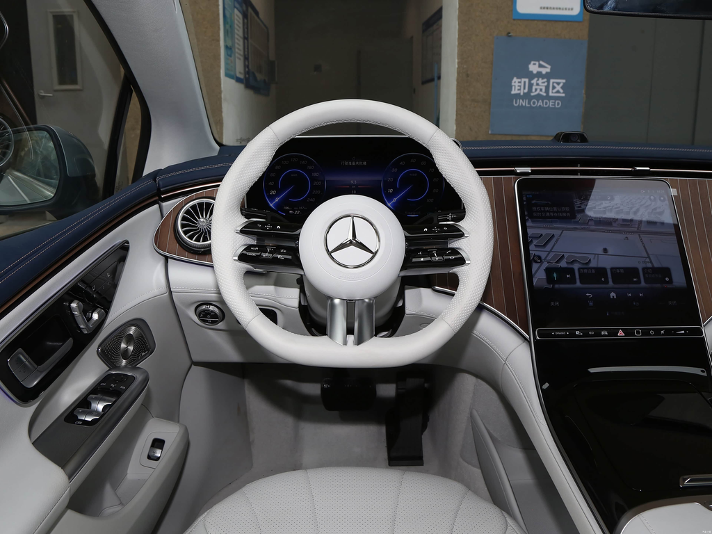 Mercedes-Benz EQE 500 4MATIC 2026 Pioneer Edition