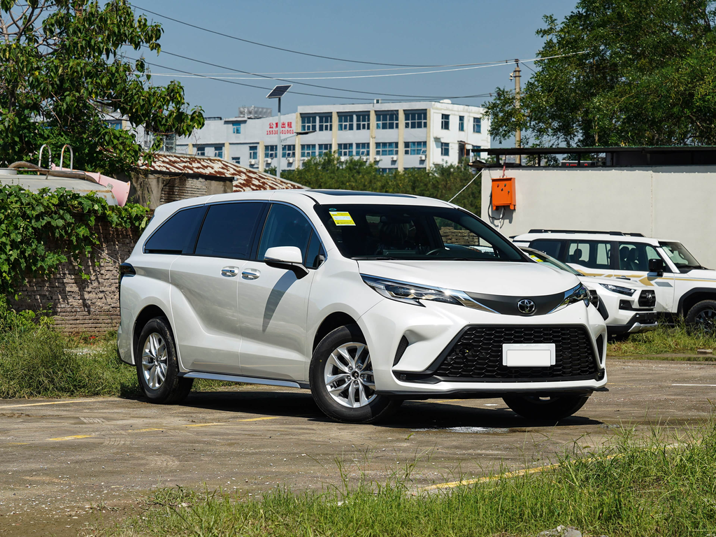 Toyota Grevia 2026 2.5L Hybrid Comfort Edition