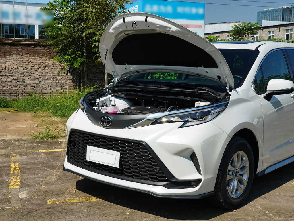 Toyota Grevia 2026 2.5L Hybrid Comfort Edition