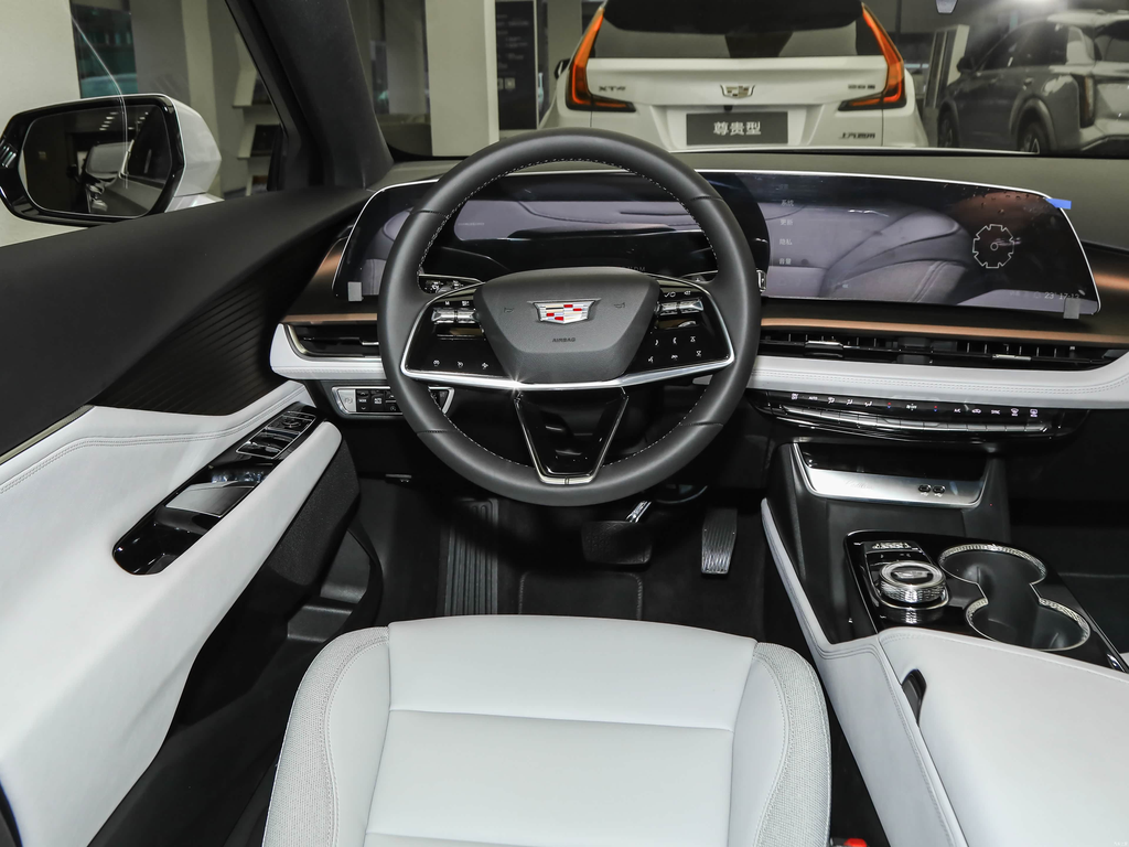 Cadillac GT4 2023 25T Style Edition
