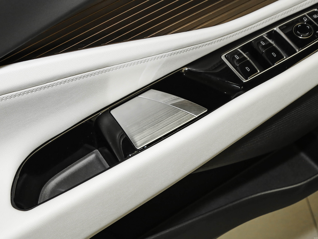 Cadillac GT4 2023 25T Style Edition