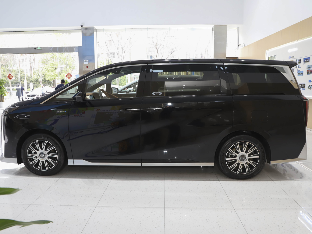 Trumpchi E9 2025 Super Fast Charge Premium