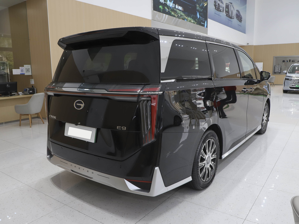 Trumpchi E9 2025 Super Fast Charge Premium