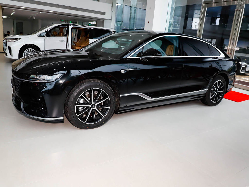 Lantu Chasing Light 2024 PHEV AWD Long Range Executive