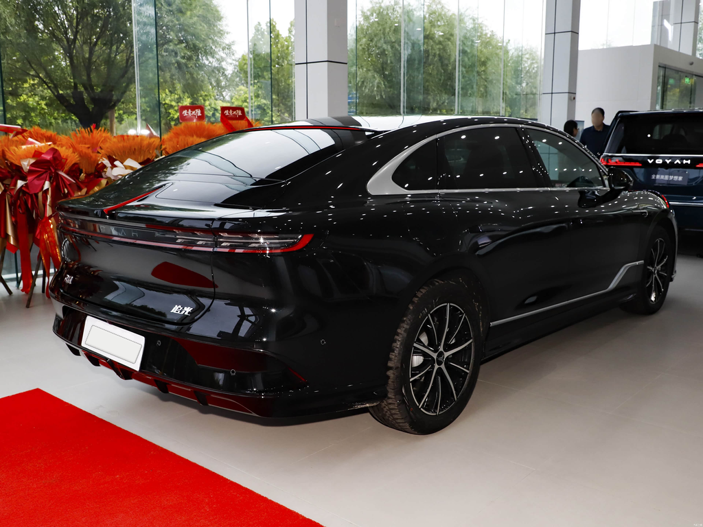 Lantu Chasing Light 2024 PHEV AWD Long Range Executive