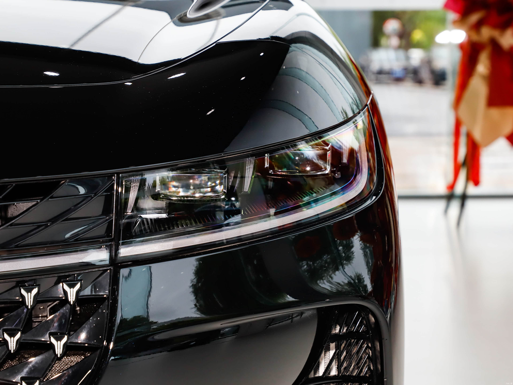 Lantu Chasing Light 2024 PHEV AWD Long Range Executive