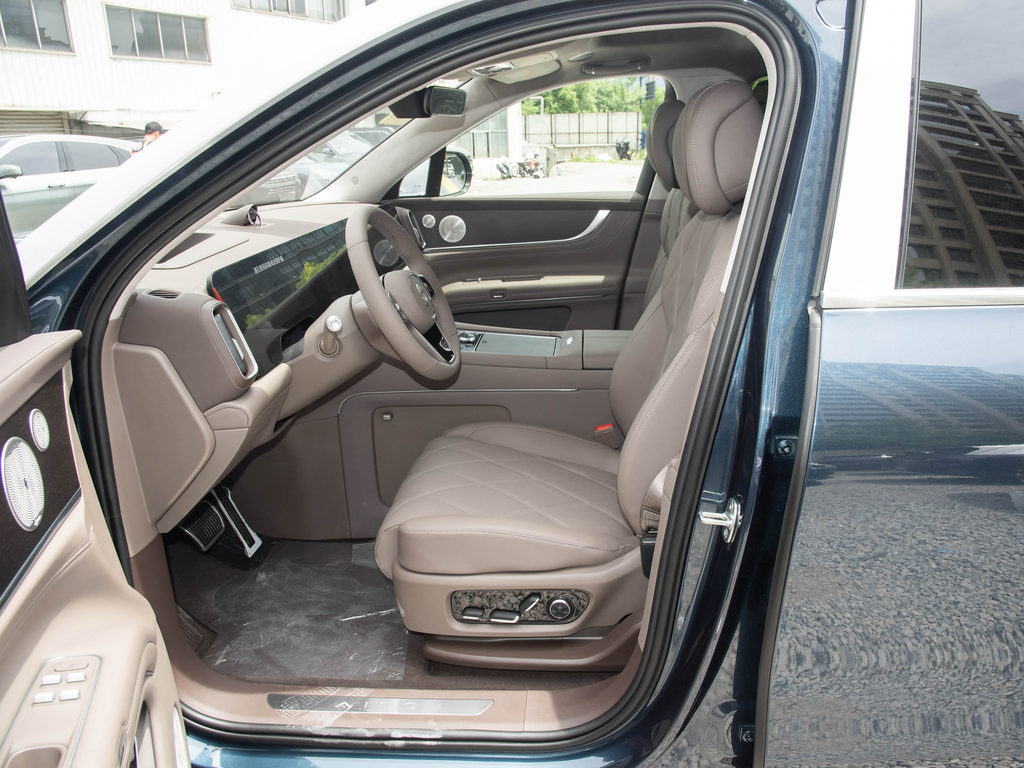 AITO M9 2025 REEV Max 52kWh 6-Seat