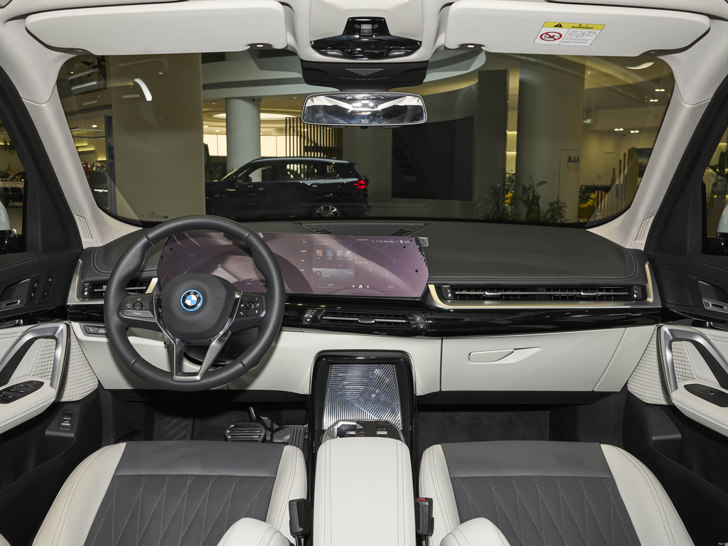 BMW iX1 2025 eDrive25L X Design Package