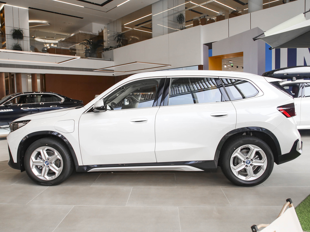 BMW iX1 2025 eDrive25L X Design Package